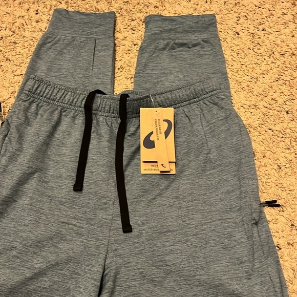 Men’s ASICS regular fit tech pants - Picture 7 of 15